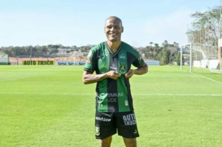 PATRIC- América-MG (C$ 7,40) Escolha um pouco mais ousada, mas que pode render frutos considerando que fez dez desarmas nas ultimas duas partidas em que atuou. O Coelho teve três SGs nas ultimas cinco partidas em casa e enfrentará um Fortaleza que deve ter os desfalques de Pikachu e Robson.