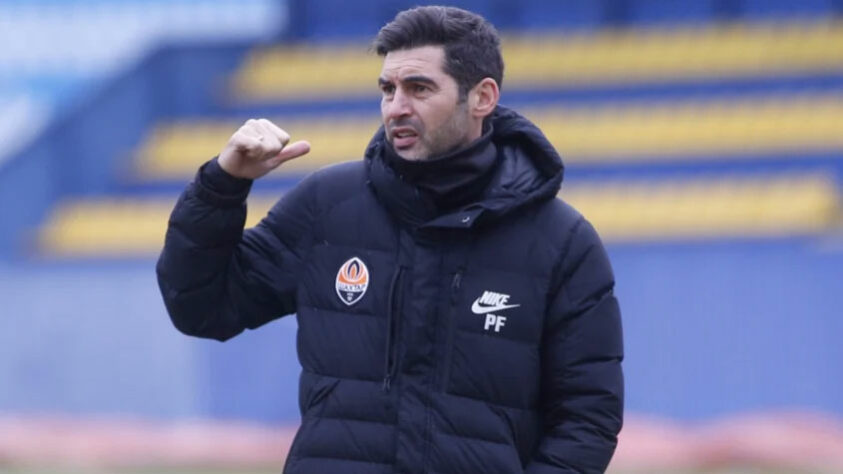 ESQUENTOU - O Newcastle está em conversas com Paulo Fonseca, ex-técnico da Roma, para assumir o comando da equipe após a demissão de Steve Bruce, segundo o "Daily Mail". As primeiras conversas já aconteceram, mas as próximas horas devem ser decisivas para um acordo entre as partes.