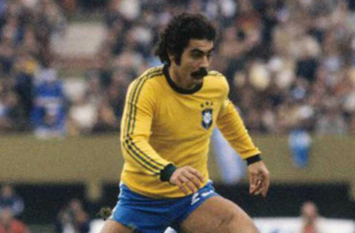Rivellino - Última Copa do Mundo: 1978 / Idade: 32 anos.