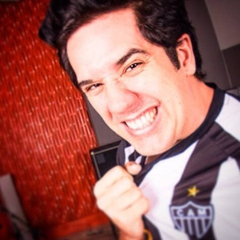 Rogério Flaustino (cantor) - Atlético-MG