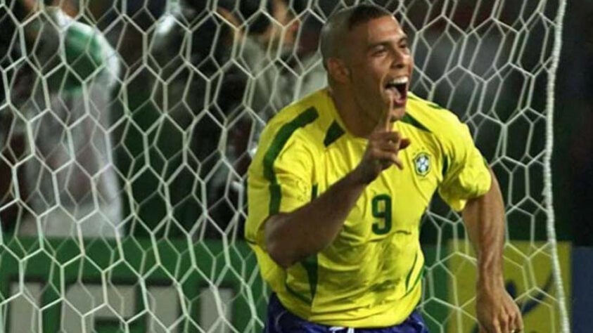 10º lugar: Ronaldo Fenômeno - 105 partidas pela Seleção Brasileira