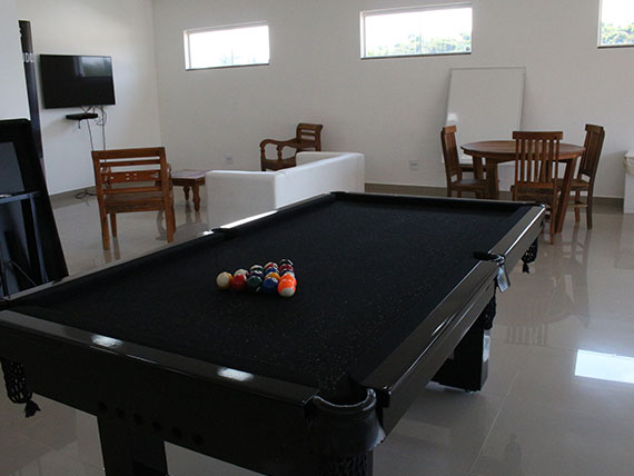 Para o lazer, o local de treinamentos do Red Bull Bragantino possui uma área de jogos, com mesa de sinuca.