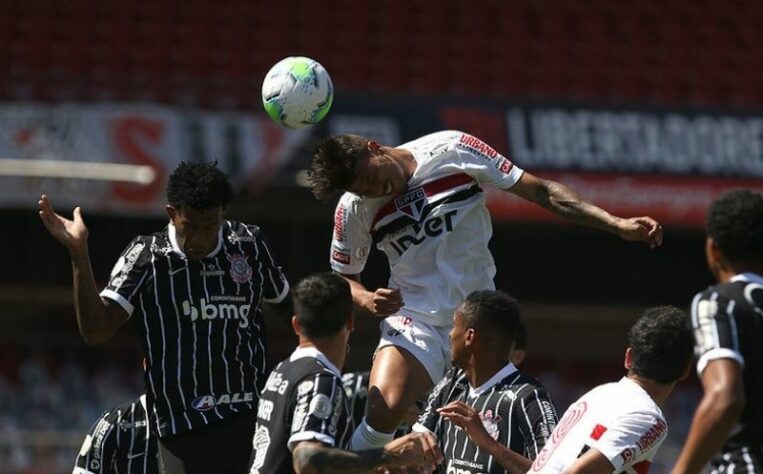 O São Paulo vive grande sequência invicta em Majestosos no Morumbi. Dentro de seu estádio, o Tricolor não perde para o Corinthians há mais de quatro anos. A última vitória do Timão no Morumbi foi em 2017, pelo Campeonato Brasileiro. Veja os últimos 15 Majestosos disputados no estádio do São Paulo.