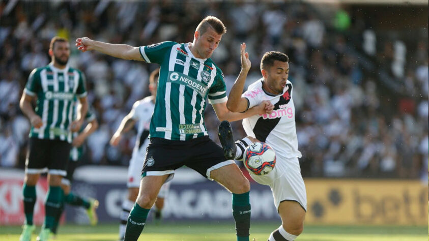 CORITIBA - SOBE - LÉO GAMALHO E RAFINHA - O centroavante teve oportunismo ao estufar a rede para o Coritiba. Já o meia deu trabalho com frequência para a defesa cruz-maltina. DESCE - WILSON - "Bateu roupa" e permitiu a finalização de Germán Cano no primeiro gol do Vasco. Foi hesitante em alguns momentos.