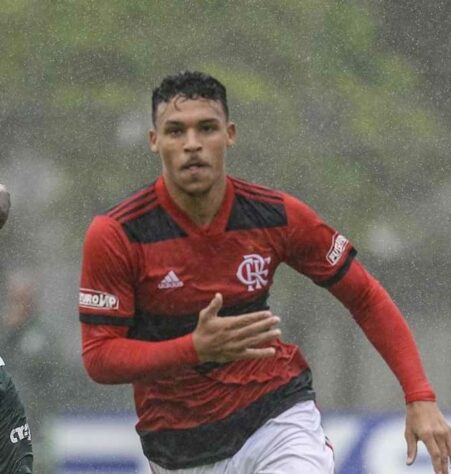VICTOR HUGO - 6,0 - Foi a última cartada de Paulo Sousa, fazendo sua estreia na Libertadores aos 17 anos. Deu sua contribuição na marcação, e não conseguiu acrescentar ofensivamente.