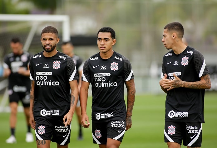 Veja até quando vai o contrato de cada jogador no elenco do Corinthians