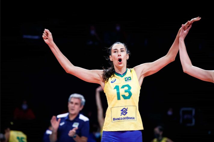 Sheilla Castro, ex-jogadora da Seleção Brasileira de vôlei: "Homofobia é crime". (via redes sociais)