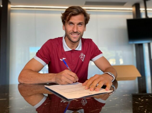 FECHADO - O Eibar acertou a contratação do atacante Fernando Llorente, que estava sem clube e acumula passagens por Juventus e Tottenham.