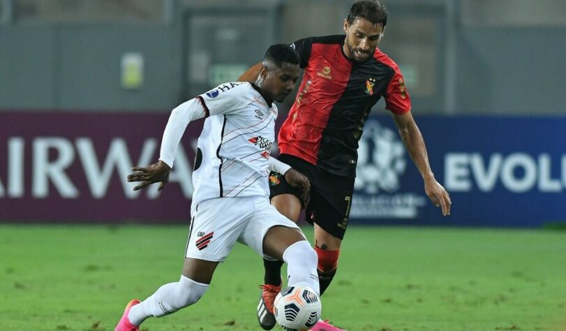 Melgar-PER 1 x 0 Athletico - Fase de Grupos/3ª rodada - 04/05/2021 - Estádio Nacional de Lima