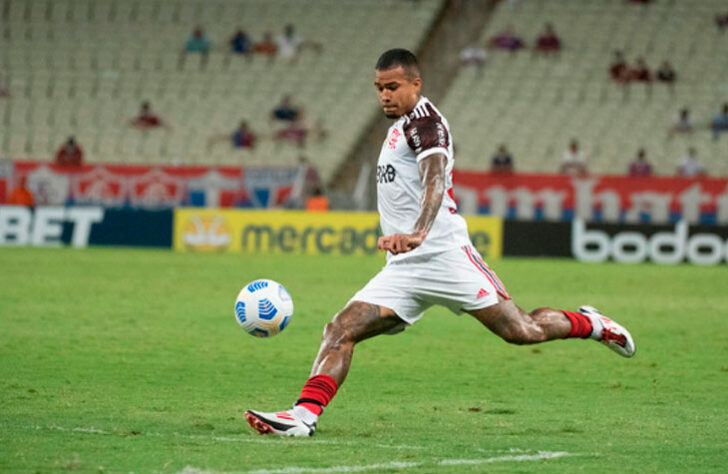 O atleta de 25 anos vale 11,4 milhões de euros (R$ 74,1 milhões) e possui contrato com o Flamengo até junho de 2022.