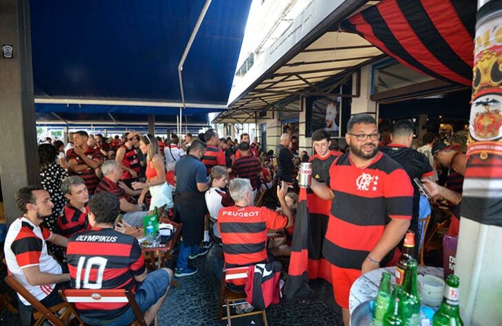 Torcida do Flamengo no aguardo do jogo, no Rio de Janeiro.