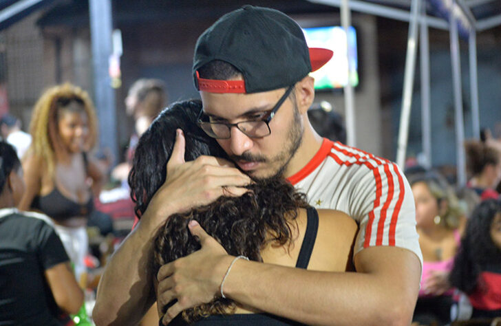 Torcedores do Flamengo lamentam.