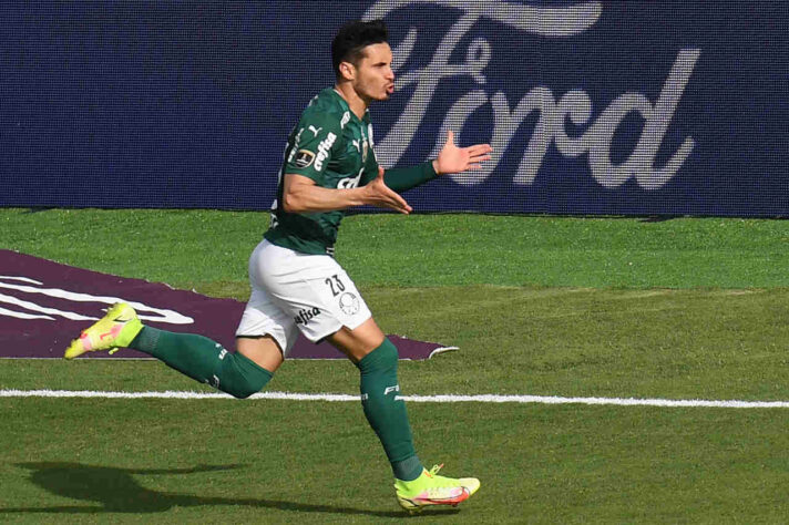 RAPHAEL VEIGA (M, Palmeiras) - Vem em grande fase no Palmeiras, mas o fato da equipe disputar o Mundial de Clubes na semana seguinte ao segundo jogo da Data Fifa pode se tornar um empecilho.