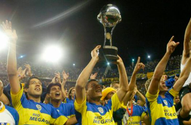 Boca Juniors (ARG): 2 títulos - 2004 e 2005 (foto)