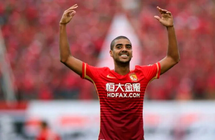 Alan (32 anos) - Atacante brasileiro naturalizado chinês - Sem clube desde fevereiro de 2022 - Último time: Guangzhou.