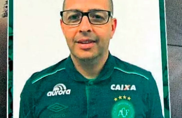 Luiz Cezar Martins Cunha, o Cezinha (47 anos) - fisiologista