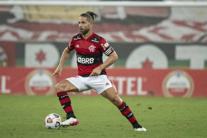 Reserva do Flamengo muito por conta da idade, Diego tem bola para ser titular em outro clubes brasileiros e ajudar na disputa por títulos.