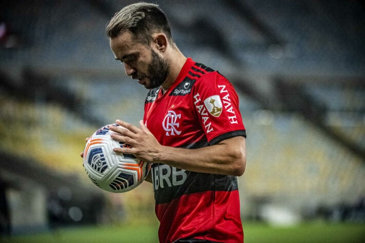  Everton Ribeiro - Um dos primeiros reforços do Flamengo após a reestruturação, o meia, que era do Al Ahli, custou R$ 31,726 em 2017.