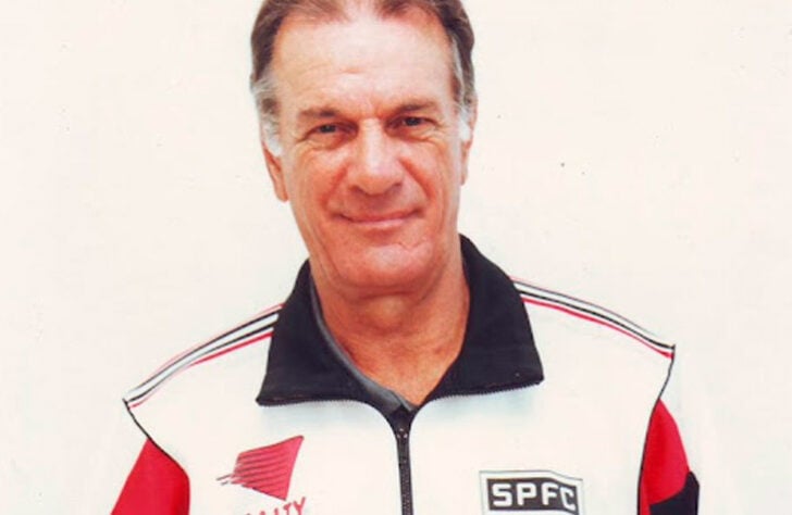 O treinador voltou ao comando da Seleção Brasileira em 1985, após três anos fora. Com a derrota na Copa do Mundo, Telê Santana rodou por clubes brasileiros, destaque para a trajetória no São Paulo, onde conquistou dois títulos mundiais. 