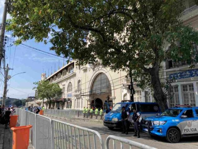 Com o fim da partida, a melancolia tomou conta diante da fraca campanha do Vasco na série B. Em momento algum, o time teve atuações que deram confiança ao torcedor e restando quatro rodadas praticamente permanece na segunda divisão. O momento é de juntar os cacos, se organizar, refletir sobre os erros e planejar uma temporada melhor para o Gigante da Colina voltar à elite do futebol brasileiro em 2023.