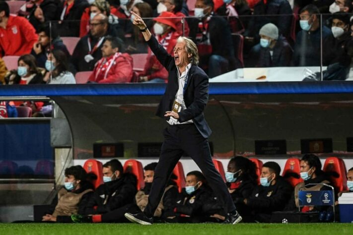 FECHADO - A novela Jorge Jesus está perto do fim. O treinador português finalmente aceitou a proposta do Fenerbahçe e será o novo comandante da equipe turca. O anúncio oficial deve acontecer até esta quarta-feira.