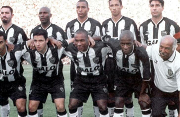 2001 - O Atlético-MG tinha mudanças em relação ao vice dois anos antes. O lateral-esquerdo Felipe, o zagueiro Marcelo Djian, o meia Cleison e o veterano Ramon se juntavam a Velloso, Marques e Guilherme. A equipe conseguiu ir à semifinal do Brasileiro de 2001. Contudo, após chegar a abrir o placar com o experiente Valdo, Magrão, duas vezes, garantiu a vitória por 2 a 1 para o São Caetano e eliminou o Galo na semifinal.