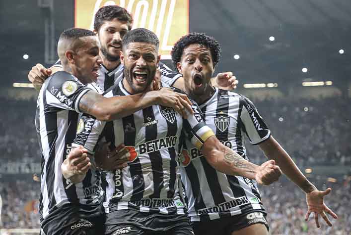 O Galo já conta com um plantel de jogadores qualificados para diversas posições e com uma alternância interessante entre atletas experientes e jovens. Se mantiver o elenco e compor com peças pontuais, tem tudo para se manter no topo.