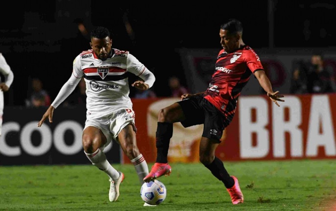 Com hat-trick de Calleri, São Paulo garantiu sua estreia no Brasileirão com goleada. Além do camisa 9, Luciano também marcou na partida.