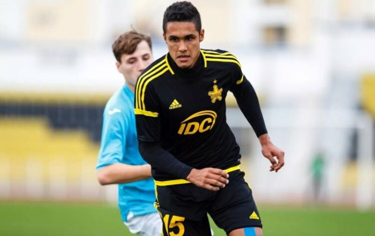 ESQUENTOU - Cristiano Silva, destaque do Sheriff Tiraspol na Champions League, pode mudar de clube na próximo janela de transferências. O lateral-esquerdo brasileiro, segundo o site 'todofichajes', é alvo do Atlético de Madrid para a vaga de Renan Lodi.