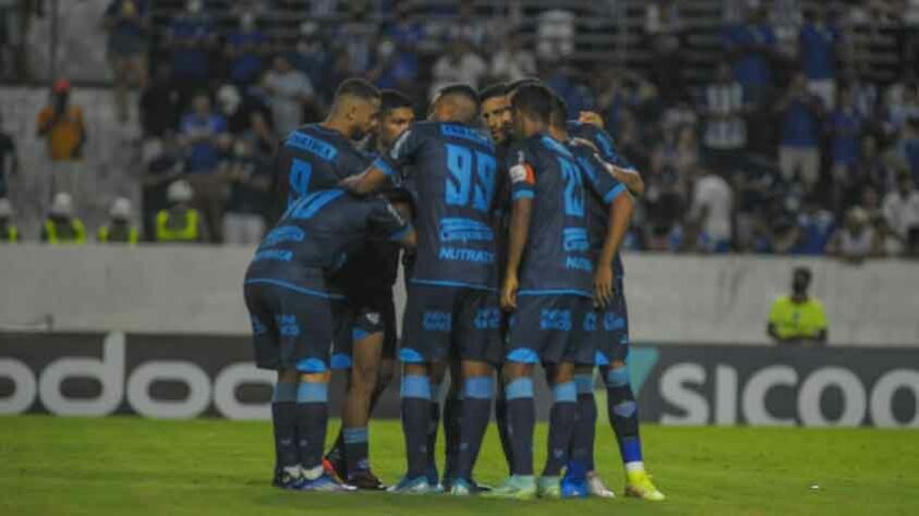 5° - CSA (54 pontos) - 34 jogos - Chance de título: 0,53% - Acesso à Série A: 41,1% - Rebaixamento: 0%.