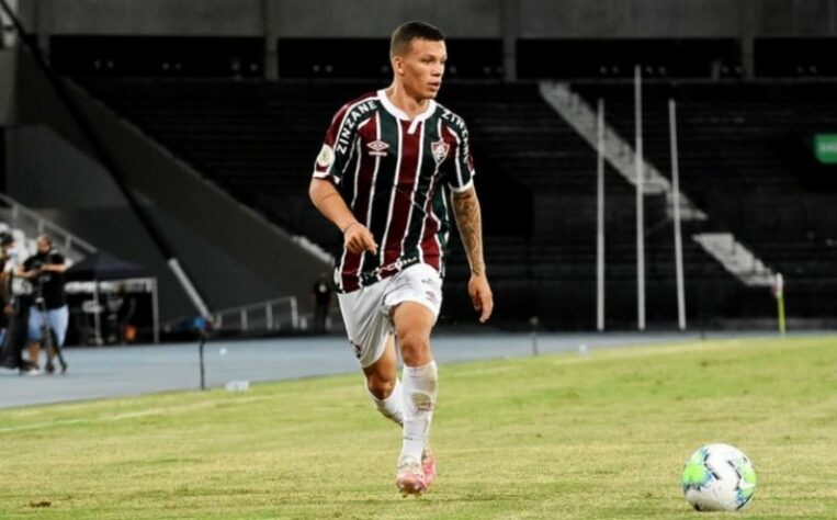 Reserva nesta temporada, o lateral-direito Calegari, de 19 anos, perdeu espaço após a chegada de Samuel Xavier, mas tem contrato até 25/02/2025.