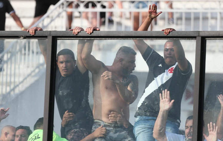 Resenha pura! Live no  do Lance com reações de torcedores no Vasco x  Botafogo