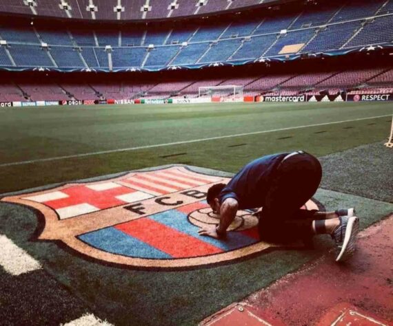 Após construir seu legado no Barcelona e acumular diversos títulos, Daniel Alves assinou contrato e confirmou seu retorno ao Barça, clube que atuou de 2008 até 2016. Veja outros astros que retornaram a clubes europeus.