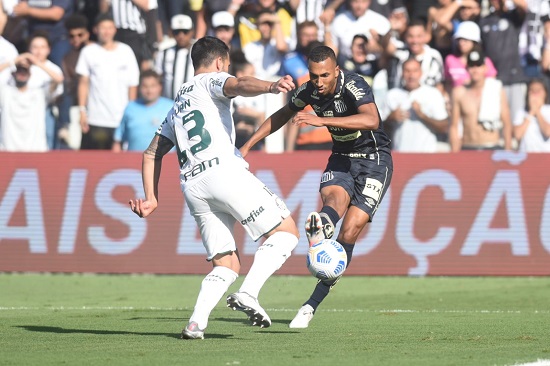 O Santos não fez uma boa partida diante do Palmeiras neste domingo, na Vila Belmiro. Os zagueiros do Peixe falharam muito no confronto e o atacante Lucas Braga teve as melhores chances santistas. Confira as notas do LANCE! (por Diário do Peixe).