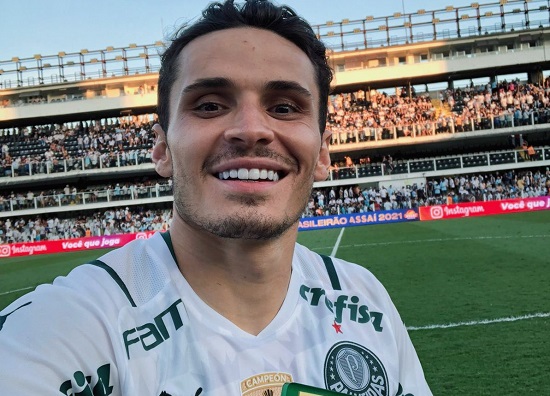 RAPHAEL VEIGA - Palmeiras (C$ 16,65) - Um dos jogadores em melhor momento no campeonato, fez cinco gols e uma assistência nas últimas seis partidas, além de pelo menos três pontos de média básica em todos estes jogos. Assim, deve ser uma das unanimidades da rodada contra o Atlético-GO.