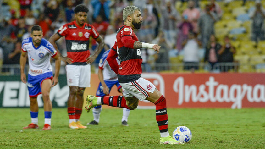 O Flamengo venceu o Bahia nesta quinta-feira, no encerramento da 31ª rodada do Brasileiro, com gols de Gabi, Michael e Andreas Pereira. O jogo polêmico, por conta da arbitragem, contou com gol histórico (100º de Gabi pelo Fla) e ótima atuação de David Luiz. Veja as notas! (Por Lazlo Dalfovo - lazlodalfovo@lancenet.com.br) 