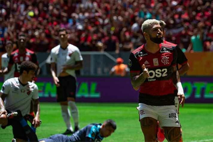 Já em 2020, Flamengo e Athletico-PR decidiram o título da Supercopa do Brasil, em Brasília. E o time carioca se vingou do episódio do "cheirinho" no Maracanã. 