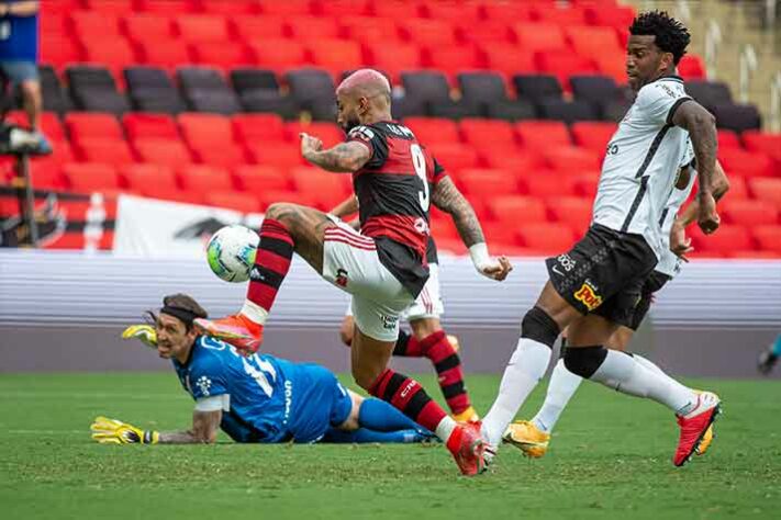 17º) Corinthians - Dois gols em cinco jogos de Gabigol contra o rival paulista