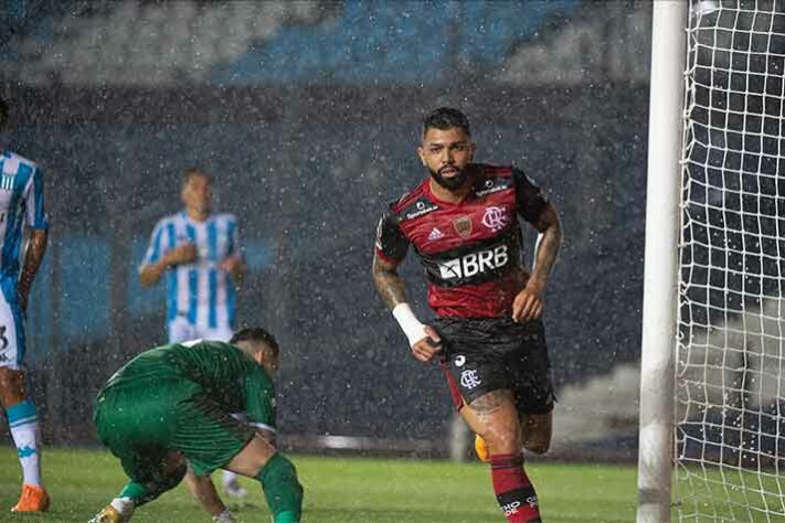 25º) Racing - Um gol em um jogo de Gabigol contra o adversário argentino