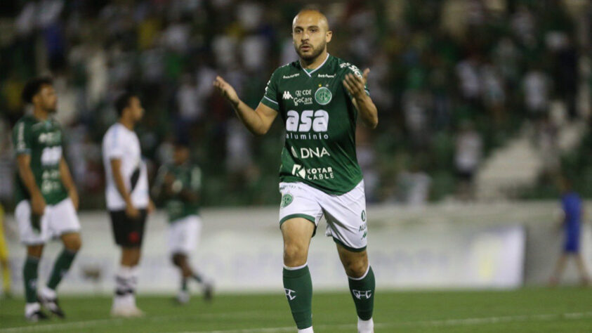 GUARANI - SOBE - Os contra-ataques da equipe foram muito velozes e deram perigo ao Vasco, com uma defesa desorganizada. O gol da equipe aconteceu desta forma DESCE - O Guarani fez uma marcação muito pesada, com muitas faltas. Assim, saiu de campo com três jogadores amarelados.