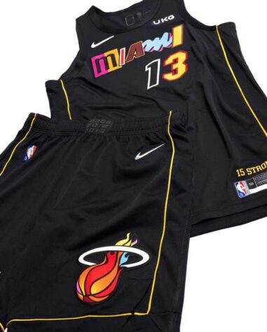 Uniforme do Miami Heat.