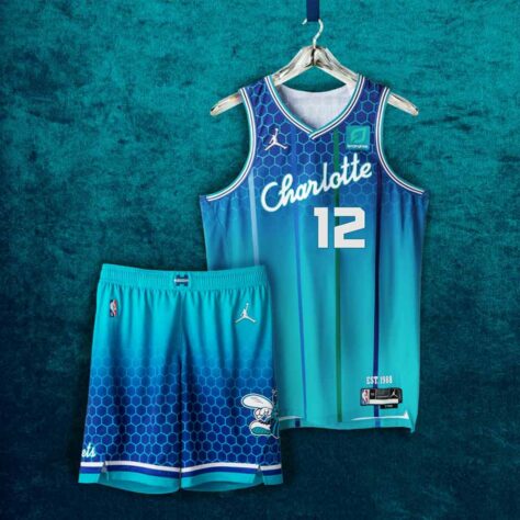 Uniforme do Charlotte Hornets.