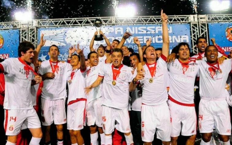 2008 - Internacional x Estudiantes-ARG - Campeão: Internacional