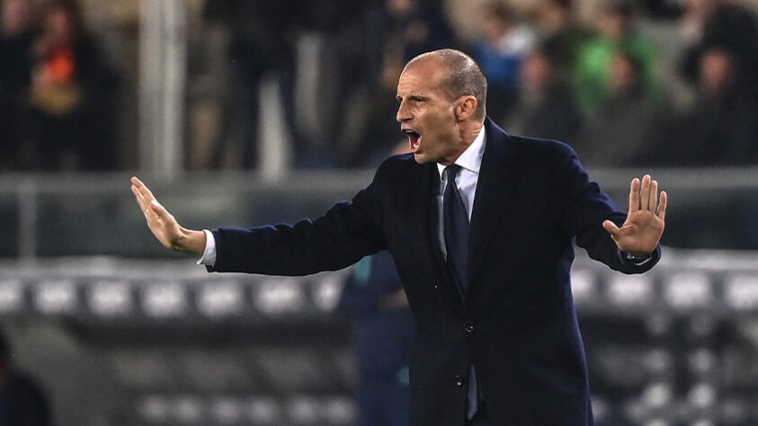 Massimiliano Allegri tem total apoio da diretoria da Juventus, mas parte da imprensa italiana faz críticas ao comandante após um início ruim no Campeonato Italiano em que a Velha Senhora ocupa a 9ª colocação após 11 partidas