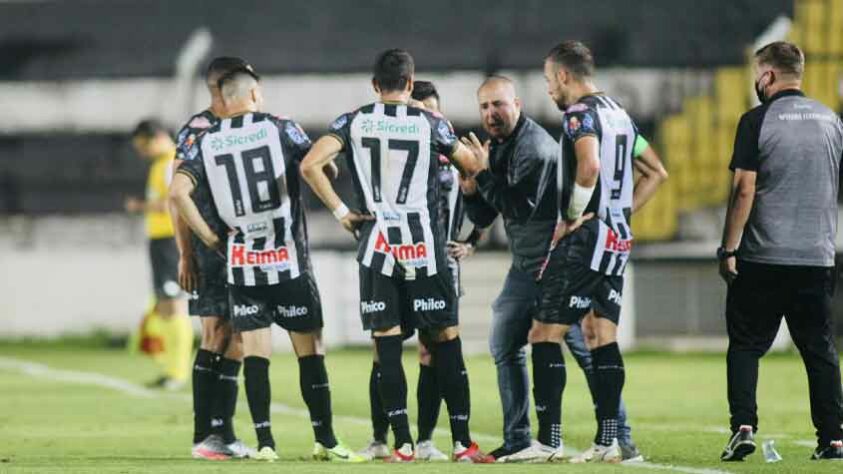 Operário: Sobe – Fabiano se posicionou bem na jogada do escanteio e marcou o único gol do Operário na partida. / Desce – A estratégia do time foi bem desenhada, mas faltou atenção no final para conquistar os três pontos no Rio de Janeiro.