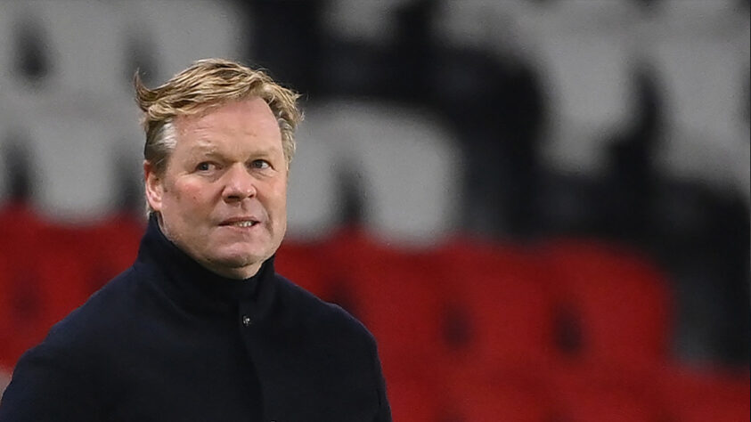 Ronald Koeman (Holanda) - 58 anos - Último clube: Barcelona - Ficou livre no mercado em 27 de outubro após começo de temporada ruim pelo Barcelona. Chegou a ser campeão da Copa do Rei 2020/2021 pelo Barça. Também já comandou times como a seleção da Holanda, Ajax, PSV e Benfica.