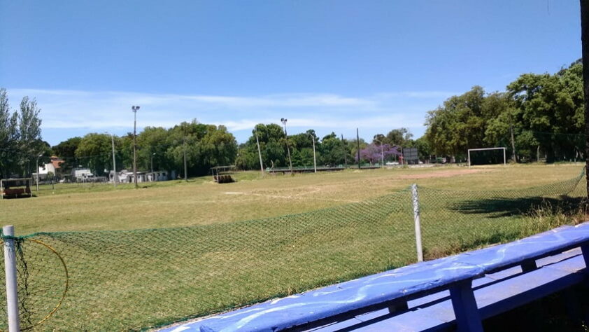 O primeiro clube de Piquerez, em que ele disputou competições, foi o Stockolmo, no bairro Prado. Por lá, ainda não havia as chamadas "regras Fifa" de base.