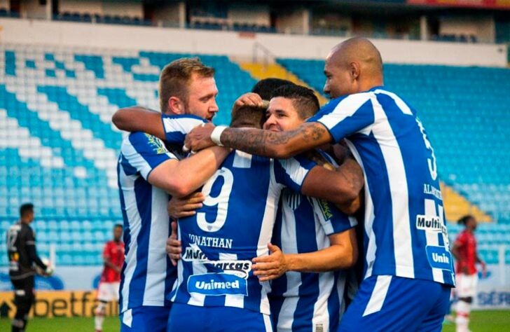 AVAÍ: Reapresentação no dia 3 de janeiro e a primeira partida oficial será no dia 23 de janeiro, contra o Marcílio Dias, pelo Campeonato Catarinense.