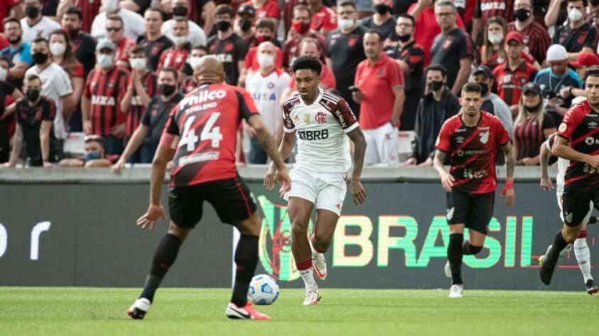 8º lugar - Athletico-PR 2 x 2 Flamengo - Jogo atrasada da 4ª rodada - Estádio: Arena da Baixada - Público: 15.193