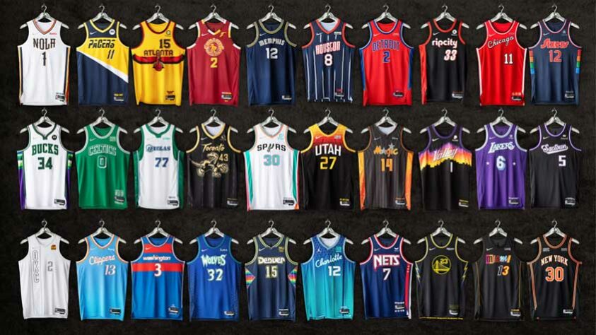 No aniversário de 75 anos do primeiro jogo da história da NBA (New York Knicks x Toronto Huskies), a maior liga de basquete do mundo anunciou novos uniformes especiais para as equipes - os uniformes serão utilizados em alguns jogos ao longo da temporada 2021/2022. As novas roupas homenageiam peças clássicas e misturam detalhes do passado com toques modernos. O LANCE! separou todos os novos uniformes nesta galeria: veja!